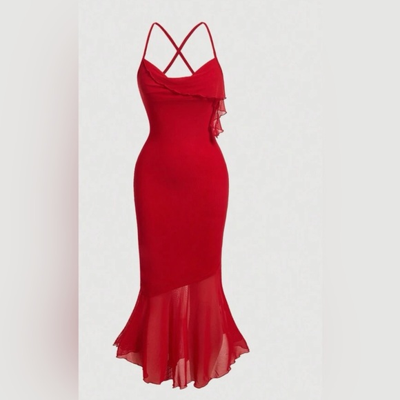 Dresses & Skirts - Beautiful midi red dress!